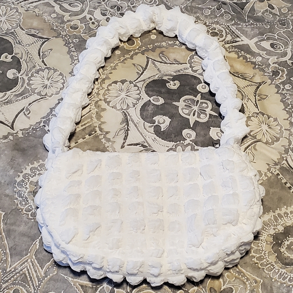 💕 White Textured Cloud Shoulder Bag 💕